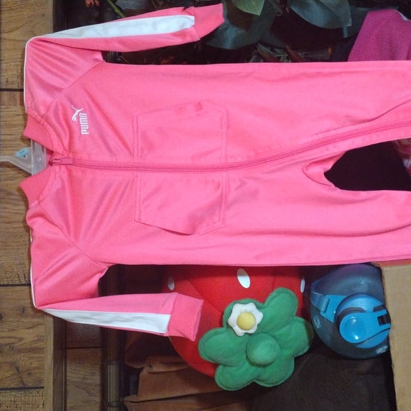 Puma 18 month onesie for your little girl - Picture 2 of 4